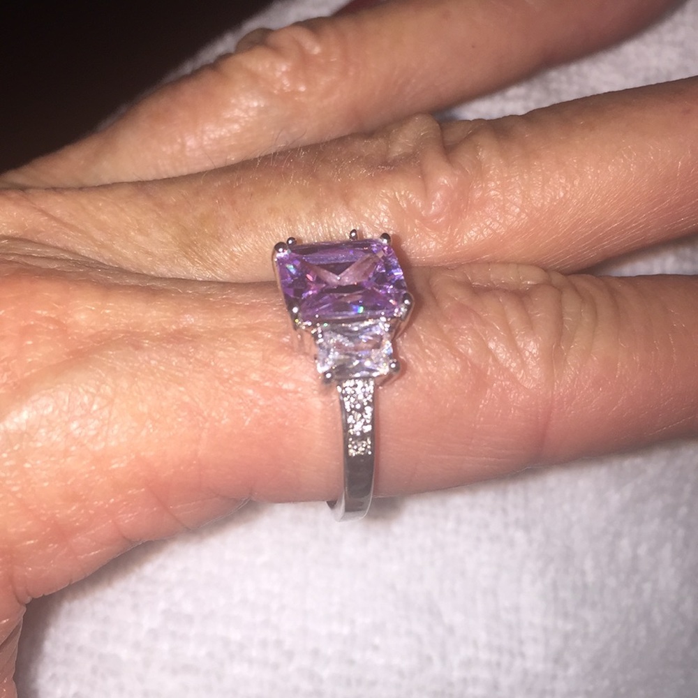Silver ring - Picture 2 of 3